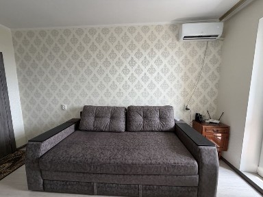 Продаж 1/2 ч 3-кімн квартири Бород. мкрн.