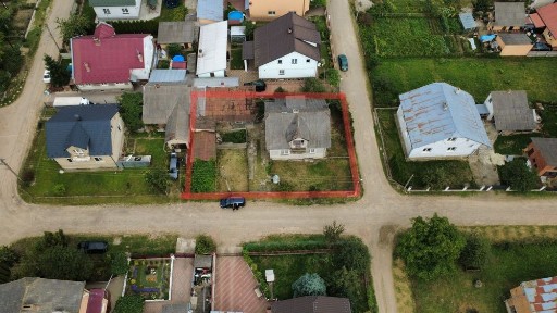 Продаж двоповерхового цегляного будинку