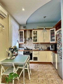 Продаж 3 к. кв., пров. Євгена Гуцала, 3, метро Печерська, Лавра
