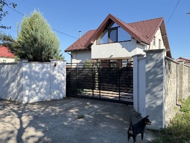 Терміново ! Двоповерховий будинок у селі Драгомирчани, 6-7 хв до Івано Франківська !