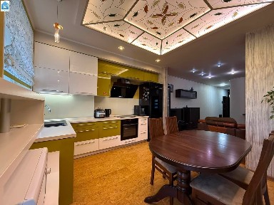 Оренда 4-кімнатної квартири 106 м², Мандриківська вул.