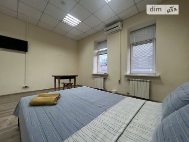 Старовокзальна вулиця, район Шевченківський, Київ, метро Вокзальна, вул. Старовокзальна 18 • ID 29630988