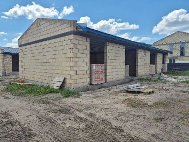 Будинок у гарній локації (Дуплекс). Біля Озера. Швидкий виїзд до Києва.