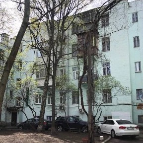 Вікна на Грушевського. Продаж квартири навпроти Маріїнського парку