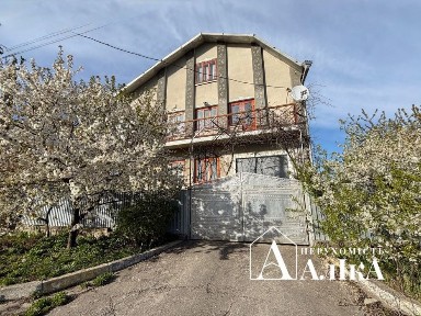 Продам великий будинок в хорошій локації