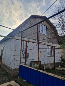 Будинок. Матвіївка. Центр села.