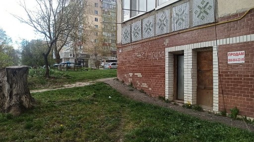 Продається комерційне приміщення. м-н. Жовтневий.