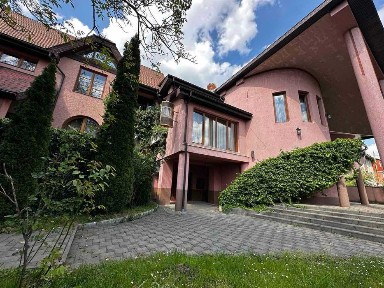 Продається торговельно-відпочинковий комплекс в с. Нересниця