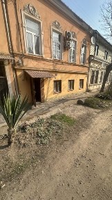 Продаж; Чернівці; приміщення; під ремонт; поряд з центром
