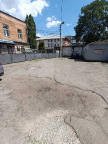 Продам окремостоячу будівлю з діючим бізнесом в центрі Дніпра!