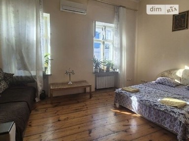 Здам подобово 2к квартиру на вул. Садова 2, кв. 15 • ID 33851989