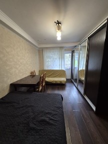 Київ, Івана Виговського вул., 12Б