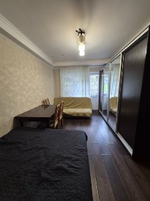 Київ, Івана Виговського вул., 12Б