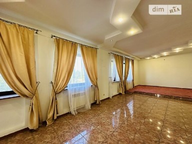 Продаж спеціального приміщення на вул. Святошинська, площа 685 кв. м • ID 34547602