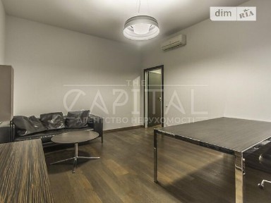 Продаж офісного приміщення 66 кв. м. на 3 поверсі на вул. Богдана Хмельницького 9Б, п'ятиповерхова будівля • ID 34668179