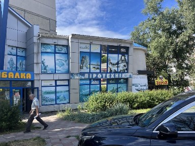 Здам в оренду комерційну будівлю