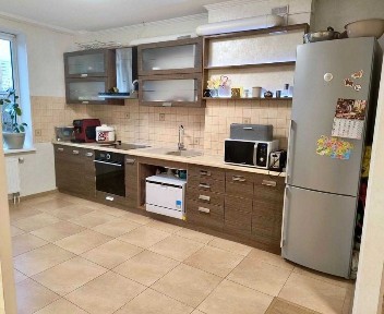 Продаж 3К з ремонтом Обухів вул. Академічна 104 м2