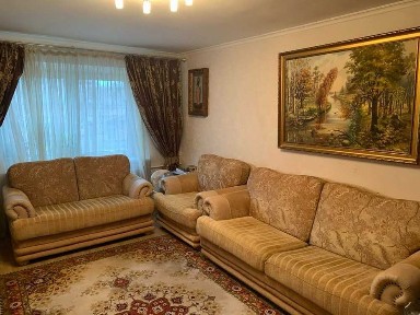 Shev Продається двокімнатна квартира на 3 поверсі 5 поверхового будинку, сталінки на пр. Шевченко.