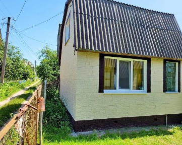 Дача Чернігів біля річки Десна. Ділянка 5 соток, будинок з опаленням (SP)