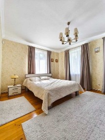 Київська область, Вишневе