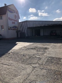 Складські приміщення з холодильними камерами