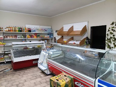 Продам або здам в оренду магазин Жихор