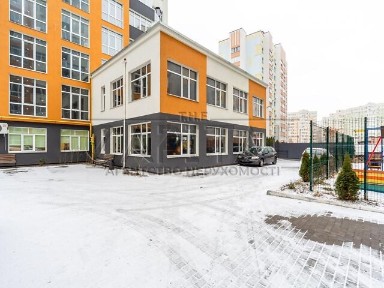 Продаж спеціального приміщення на вул. Боголюбова, площа 740 кв. м • ID 32557048
