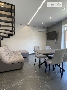 Продаж 2 поверхового таунхауса з ділянкою на 1.5 сотки, 90 кв. м, 3 кімнати, на вул. Традиційна • ID 34487232