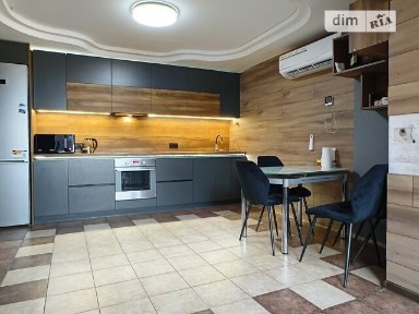 Продаж 3к квартири 95 кв. м на вул. Захисників України • ID 34607934
