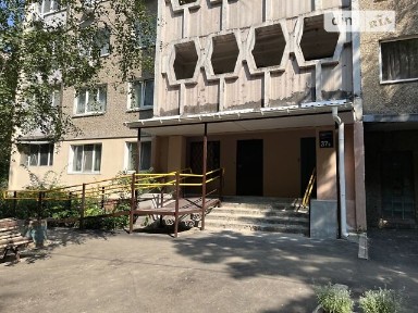 проспект Європейського Союзу, мікрорайон Мостицький Масив, район Подільський, Київ, метро Сирець, просп. Європейського Союзу 37Б • ID 34603554