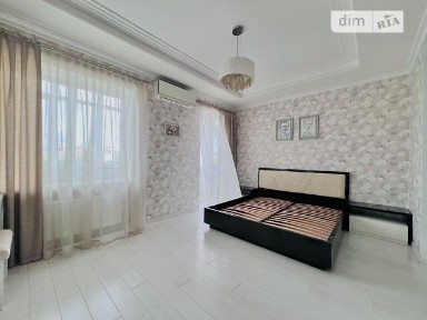 Продаж 3к квартири 192 кв. м на вул. Марка Кропивницького • ID 34583701
