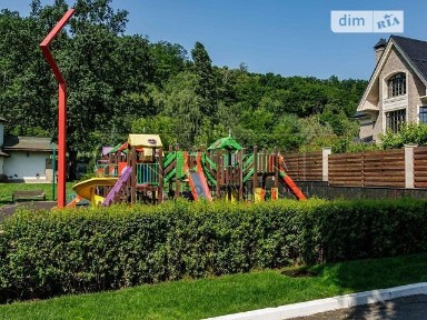 Продаж 2 поверхового будинку з верандою і ділянкою на 25 соток, 437.76 кв. м, 7 кімнат, на вул. Київська 4 • ID 34671069