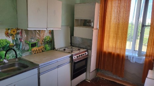 Продається 3ккв з автономним опаленням за ціною 2ккв