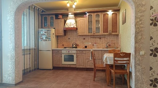 Продаж 3-кімнатної квартири, центр, Чугуїв