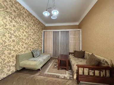 Продаж квартири неподалік центру Львова та Політеху: вул. Бандери