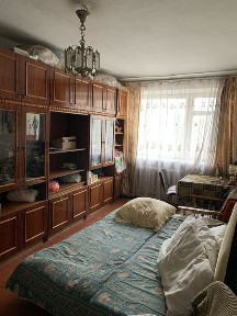Продається двокімнатна квартира на Героїв Майдану