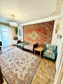 Київ. Термінова продажа 3 кімнатної квартири в Святошинському районі, бульвар Жуля Верна (Ромена Роллана) 5/8