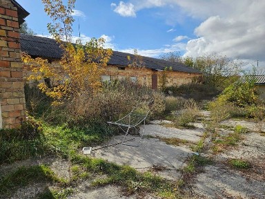 Продаж комерційного приміщення на вул. Перемоги, площа 2085 кв. м • ID 33678458