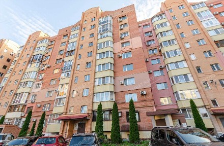 Комерційне приміщення в центрі міста (навпроти 