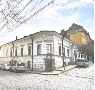 Продаж приміщення, в центрі під житлову забудову квартири.
