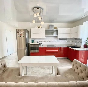 Продаж 3-кімнатної квартири 97 м², Космічна вул.