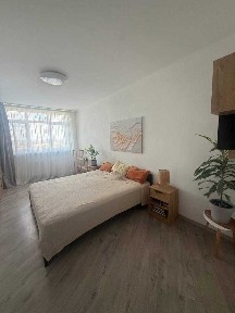 Київ, Воскресенська вул., 16Г