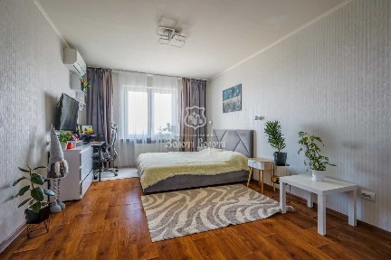 Київ, Балтійський пров., 5