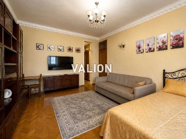 Київ, Миколи Раєвського вул., 28