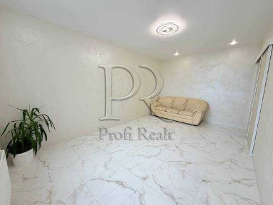 Продаж 1-кімнатної квартири 50 м², Комарова Космонавта, 46Б