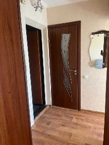 Київ, Богатирська вул., 8