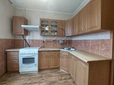 Київ, Тростянецька вул., 3