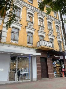 Київ, Велика Васильківська вул., 12