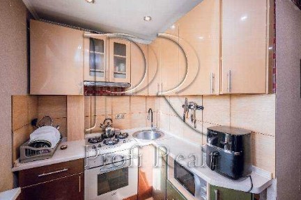 Київ, Симиренка вул., 12А
