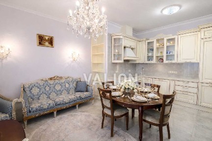 Київ, Лесі Українки бул., 7В